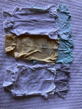 Gerber Onesie Multi-Pack - Pastel Yellow, Mint, White, Gray
